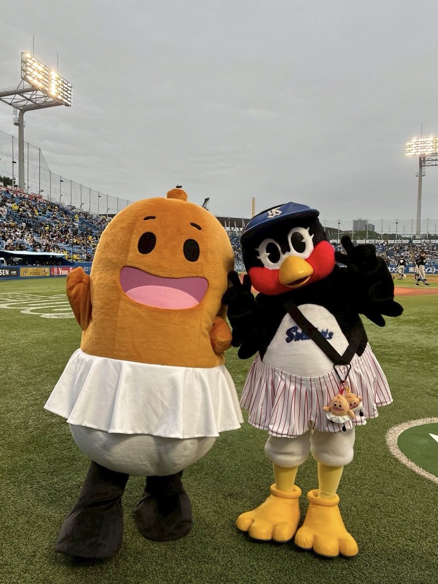 primaham_info's tweet photo. ＼📣 #プリマの香薫ナイター／
つばみちゃんエスコートありがとう🥹🤝
ソップリン、良かったね⚾️︎ ̖́- 
友達に会えるだけで、安心したね(  ߹꒳​߹ ) https://t.co/jxQwEvbSx1