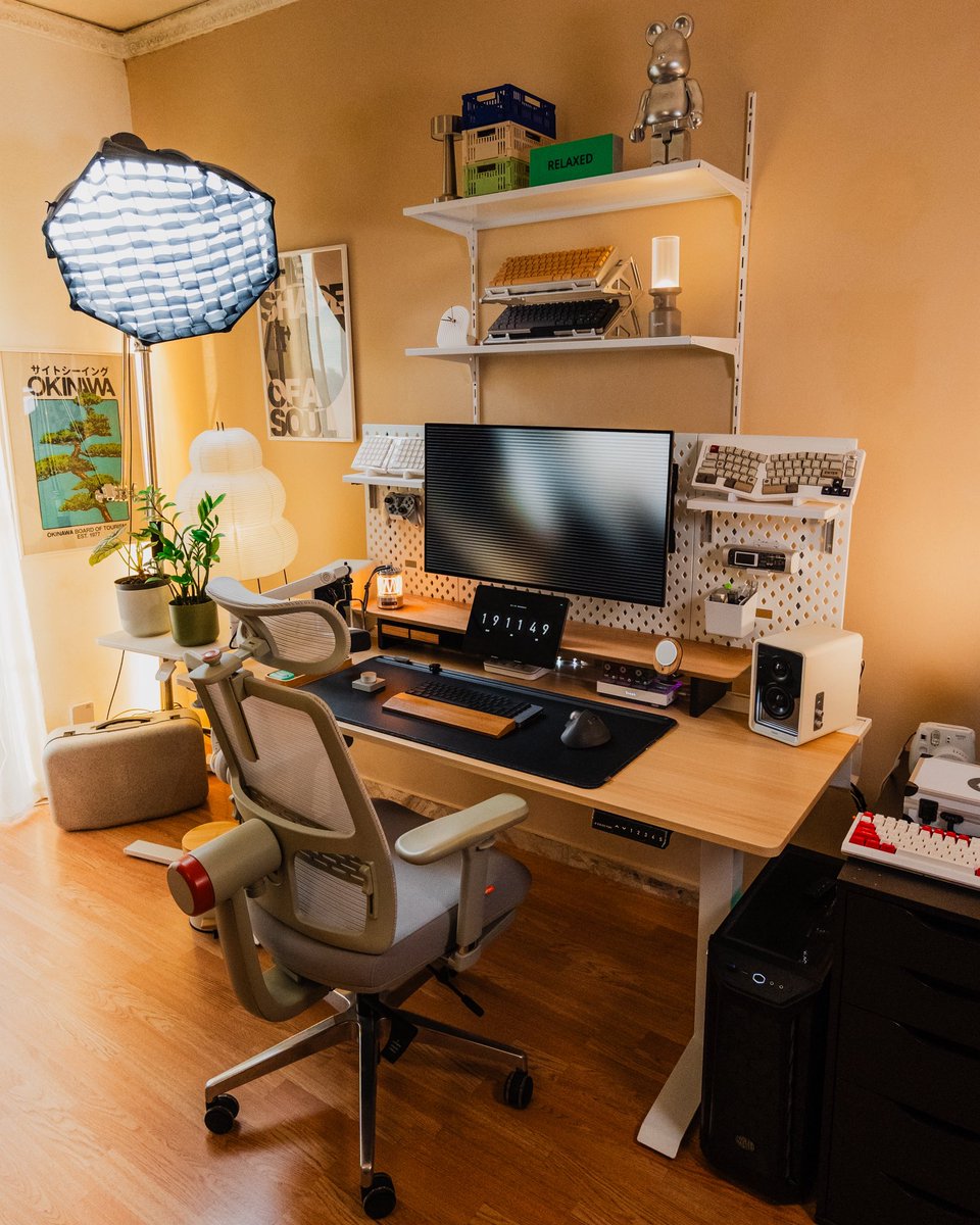 techjee_'s tweet image. My creative space🖥️ 

#design #interiordesign #desksetup #setup #縦構図で切り取る私だけの空間