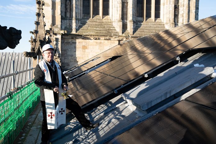 GreenBizJournal's tweet image. Solar power has been installed at York Minster, demonstrating how renewable energy can be integrated into historic buildings.

☀️ Read the story: greenbusinessjournal.co.uk/solar-shines-b…

#SolarEnergy #Renewables