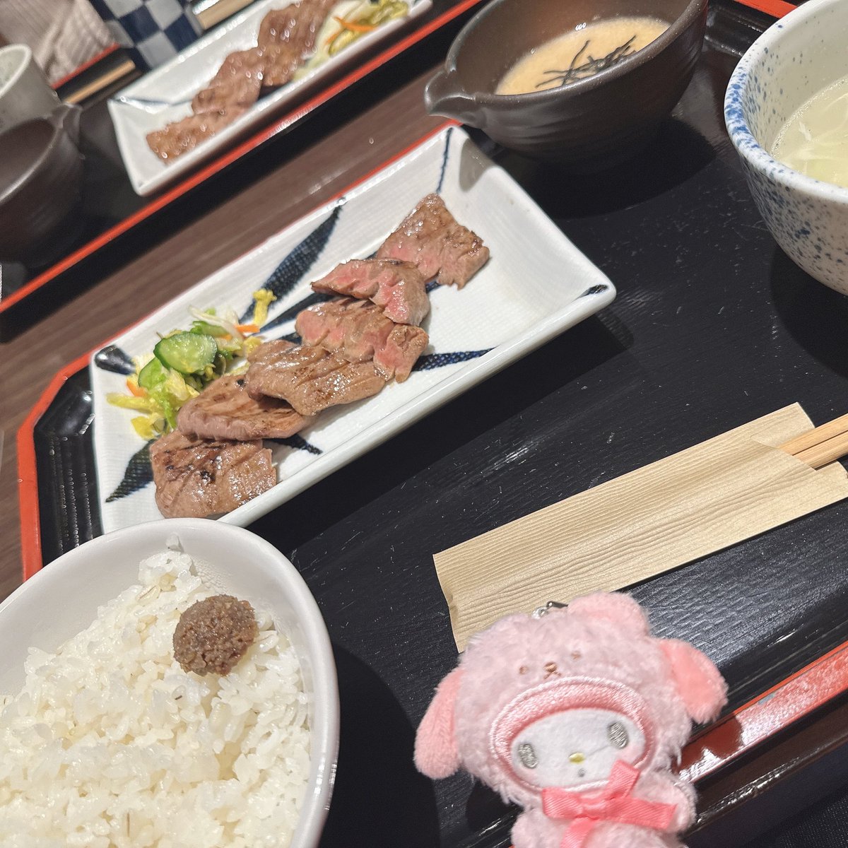 ゆ〜きฅ tweet media