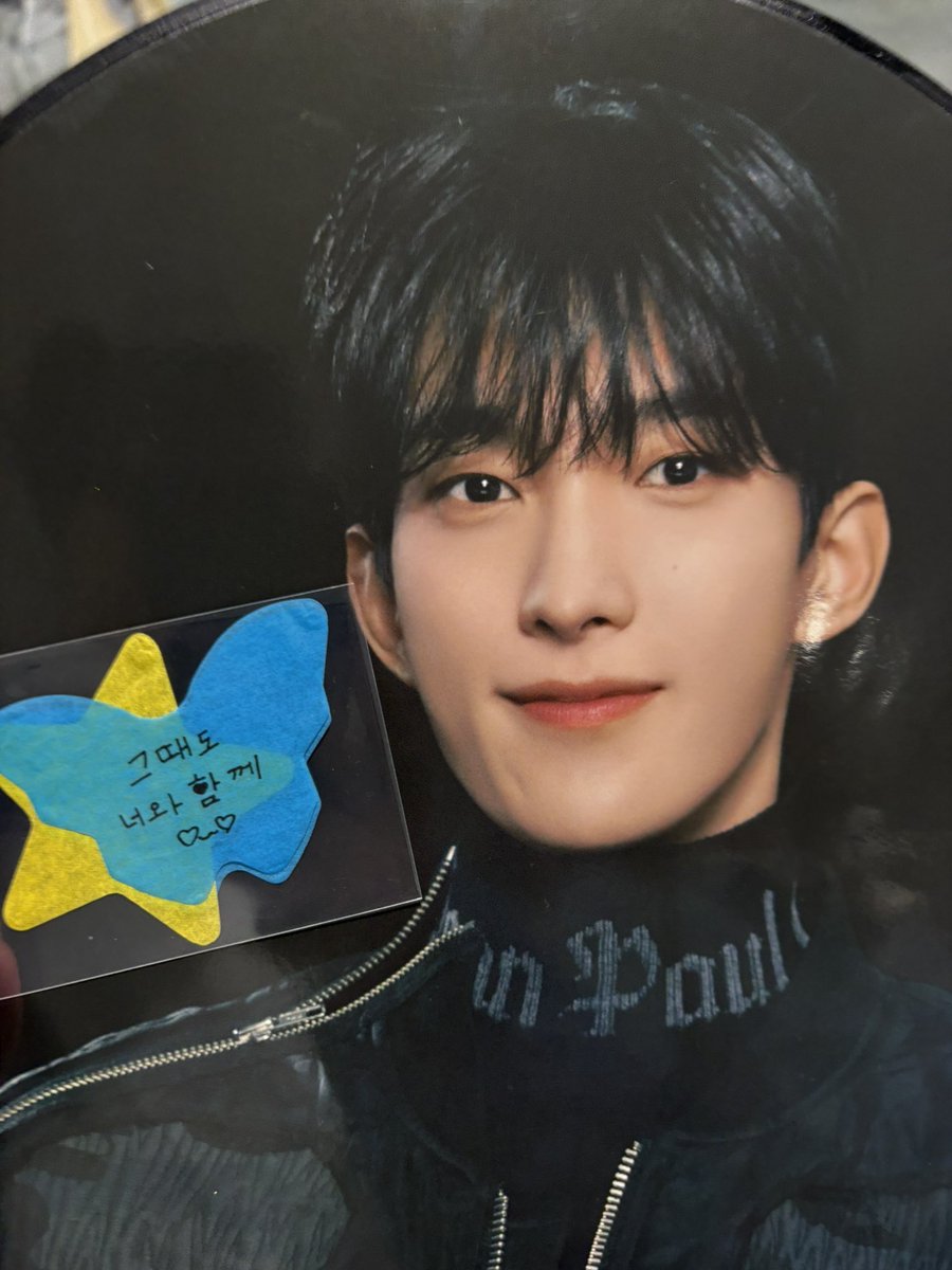 Yuna_dk13's tweet photo. 心優しい本国Caratさんがくれた😭
ありがとうございます！
감사합니다…!!♡ https://t.co/cD67BgQunT