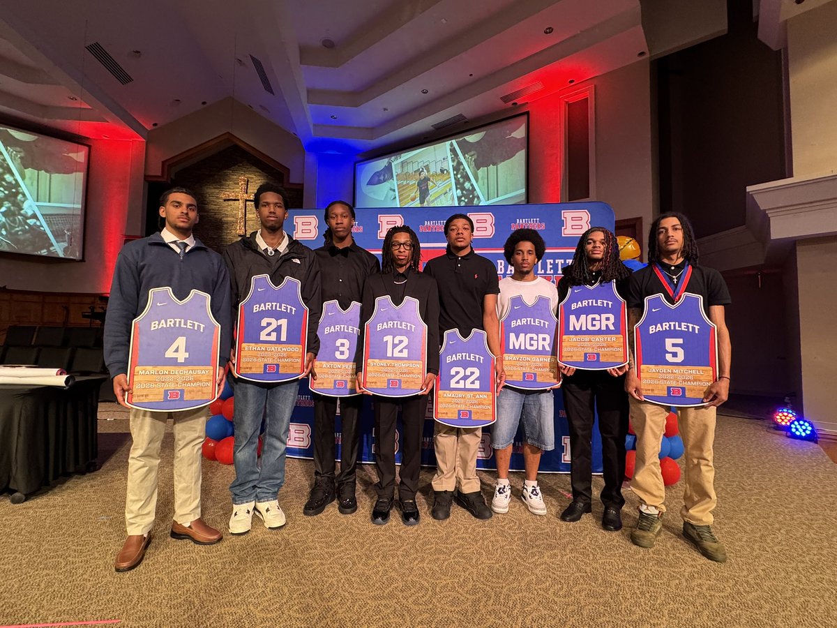 BartlettHoops's tweet image. Ended our banquet on Tuesday night honoring the class of 2026! A great night of recognizing of our ‘25-‘26 teams all of their accomplishments! What a special group of individuals! 

#EveryDayGuys | #BuiltToLast