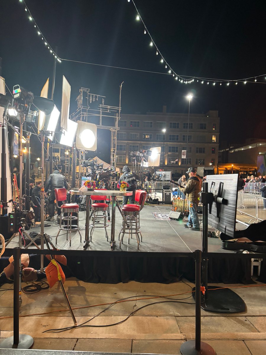 tmichaelladd's tweet photo. Early morning Today show setup in downtown Springfield this morning.  Yes spotted Al Roker today too. https://t.co/3yeT4e9kiX