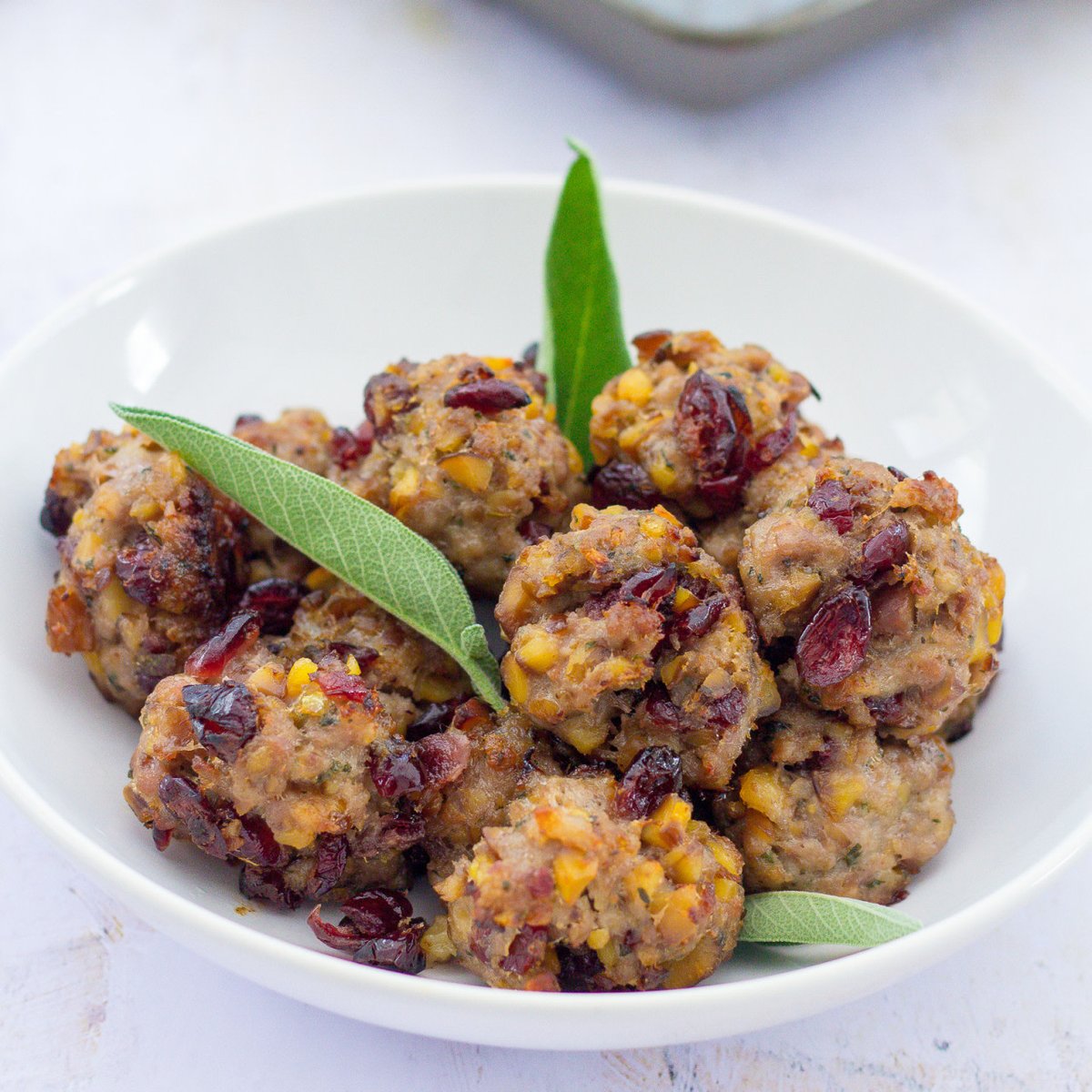 easypeasyfoodie's tweet image. These gorgeous little Chestnut and Cranberry Stuffing Balls are the perfect complement to any roast meat, but especially roast turkey. 

RECIPE =&amp;gt; bit.ly/2PaQufU

#stuffing #turkeystuffing #christmas #thanksgiving