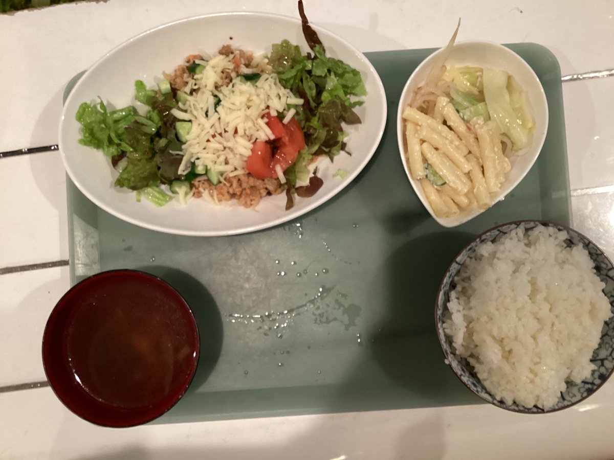flippercafe1983's tweet photo. 今日のメニューはタコライスです！
今日は雨でしたね☔季節の変わり目で風邪が流行っているようなので体調には気をつけましょう！

#日本福祉大学
#アスリートフード
#スポーツ栄養
#スポーツ食堂
#フリッパーカフェ
#美浜町運動公園
#美浜町合宿 https://t.co/IEk0uUYyd4