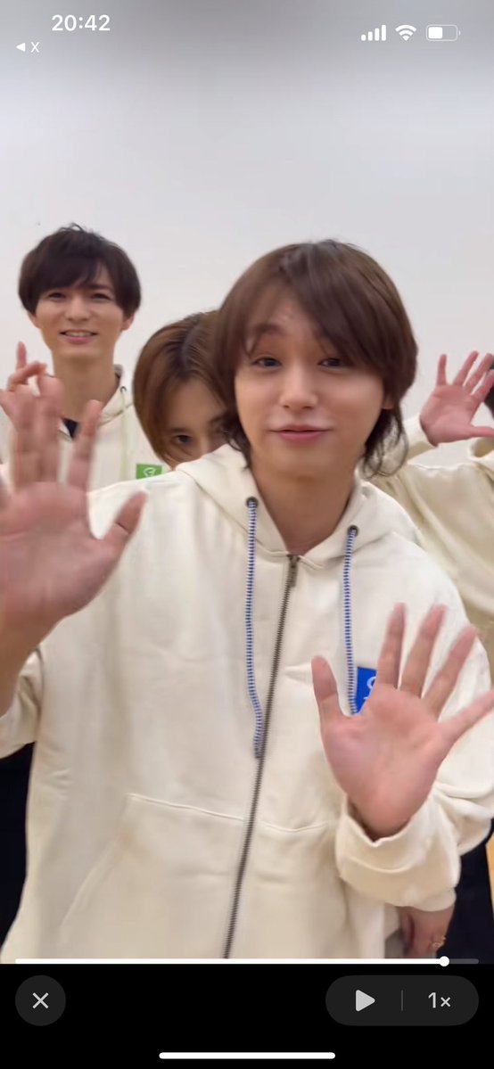 ぶんぶん tweet media
