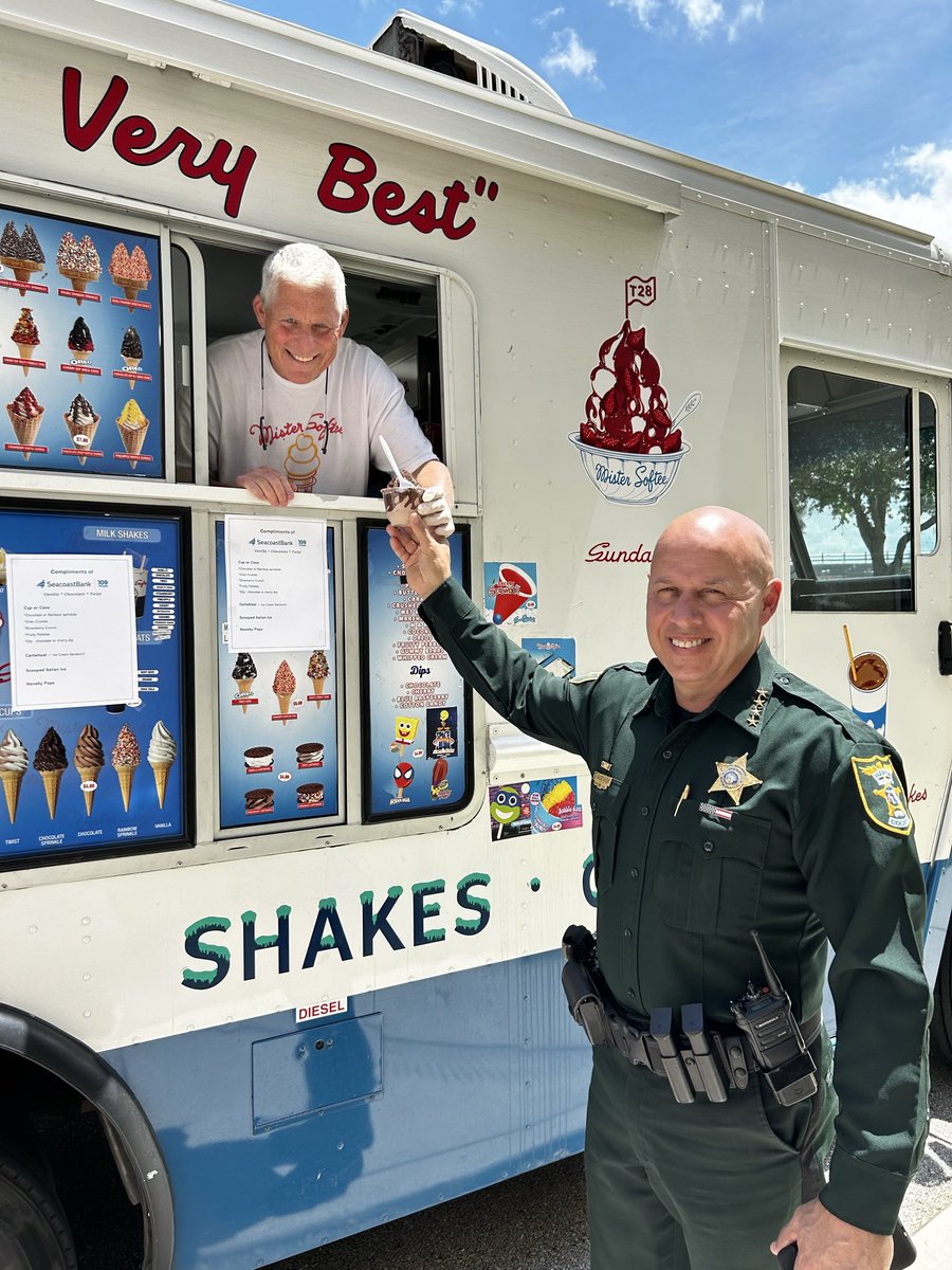 MCSOSheriff's tweet photo. Beating the heat with some help from Mr. Softie. One of the best hot fudge sundaes  around. https://t.co/KHxpj8hpW2