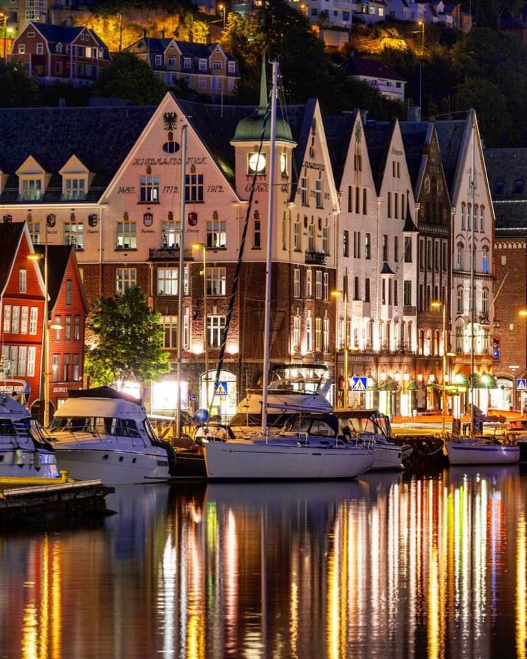 angelicaio81153's tweet image. Bryggen Old Town Nightlights  , Bergen Norway 
#artistic #landscape #architecture