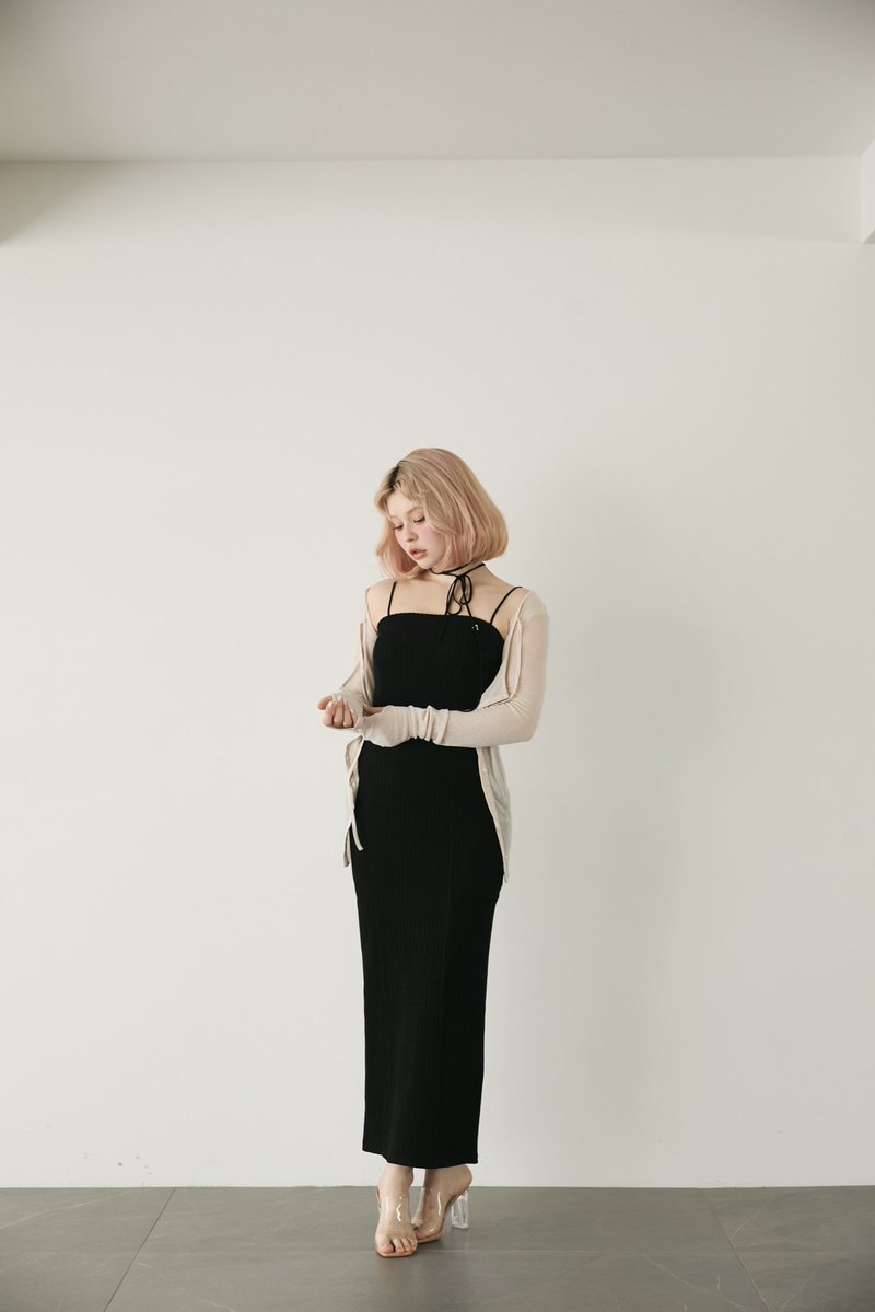 Fata body dress color pink beige/black ¥15400-tax in 華奢な肩紐と