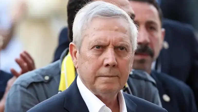 Karşına çıkıp Rakip olan adayı BEN hain olarak görürürm ‼️

FENERBAHÇEYİ düşünen kim varsa BABANIN karşısında değil yanında olur ‼️

#tekadayazizyıldırım