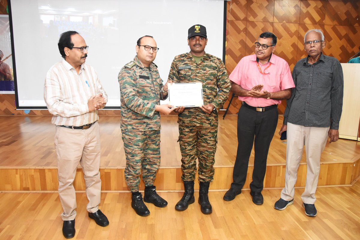 ManageHyd's tweet image. Valedictory of Batch 6 &amp;amp; Inauguration of Batch 7 of the #JaiJawanKisan (JJK) Programme held at #MANAGE

53 defence personnel completed Batch 6 and 39 joined Batch 7, embarking on their journey towards agripreneurship and sustainable farming.