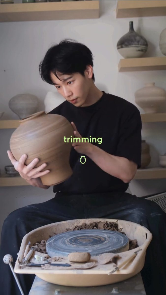 sunandtawan's tweet image. ลายงานปั้นคลิปนี้สวยน้าา มีความอาร์ตๆ ดูมีชีวิตชีวา 🏺

#pottery #ceramics #warwanarat
