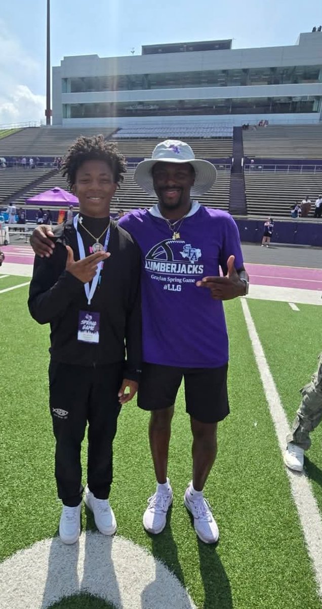brayblessed's tweet photo. Had a great unofficial visit @SFA_Football spring game Thanks @coachcismith for your hospitality &amp; your presentation in the film room with me on the screen👊🏾 Can't wait to be back! Met former SFA corner &amp; NFL Minnesota Vikings 2026 draftee Charles Demmings #AxeEm #EastTexasTough https://t.co/n1aYp954m6