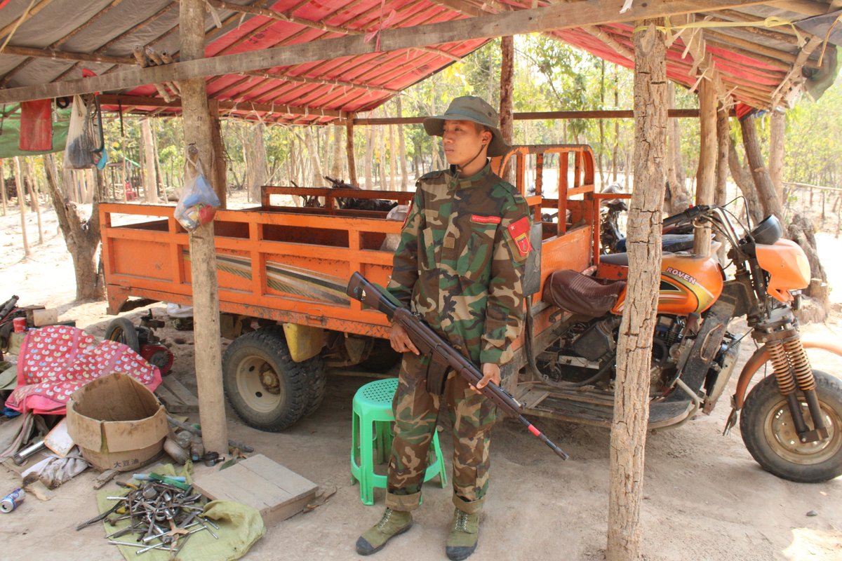 ThomasVLinge's tweet image. This thread is only a fraction of what I've seen &amp;amp; what people told me in the Sagaing region of Myanmar.  

If any editors would be interested in any stories about Sagaing, the people, fighters, refugees, war crimes, drone units etc, or if anyone know of any editors who might, my