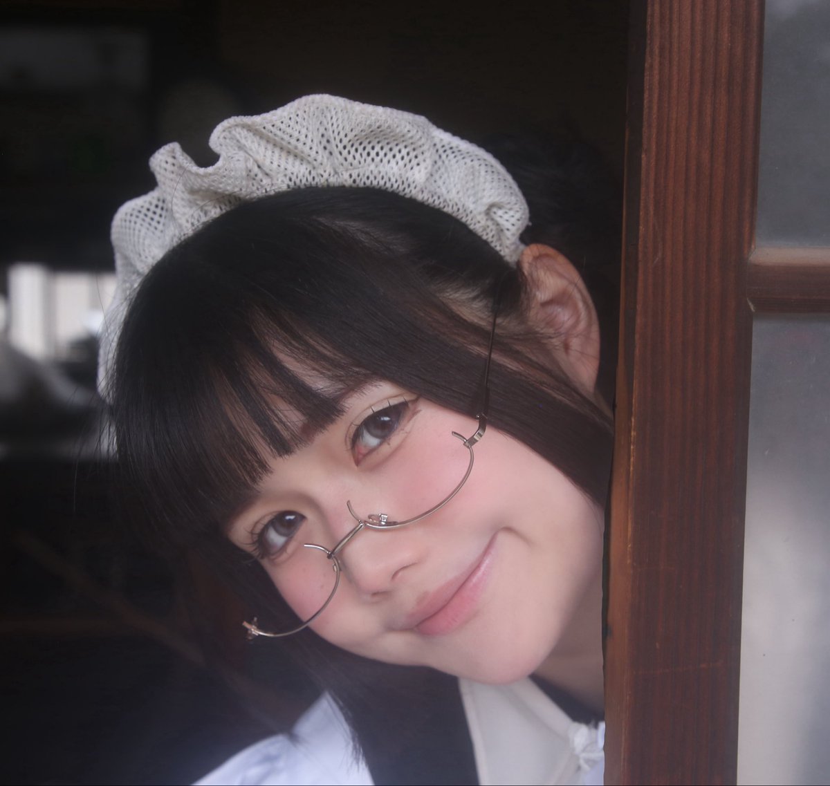 ひょっこりメガネメイドはん