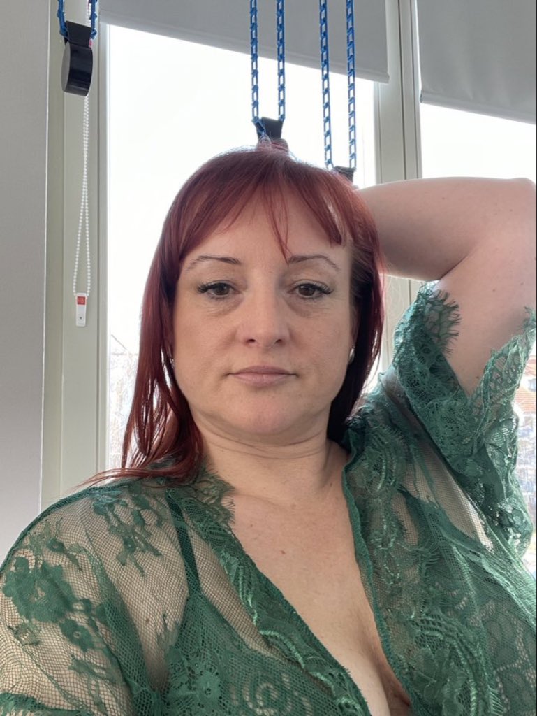 maturechristine tweet media