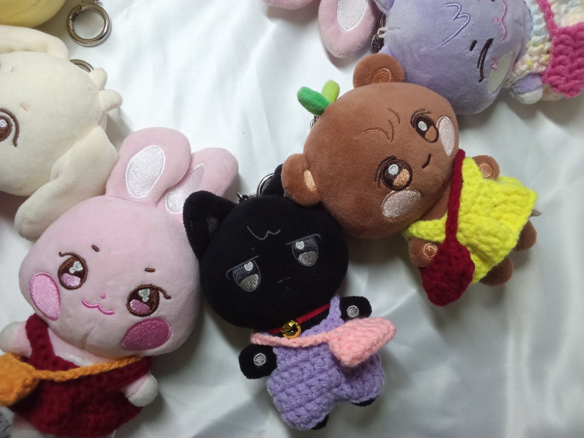 san. 💫 open custom crochet tweet media