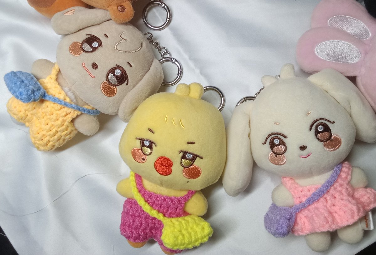 san. 💫 open custom crochet tweet media