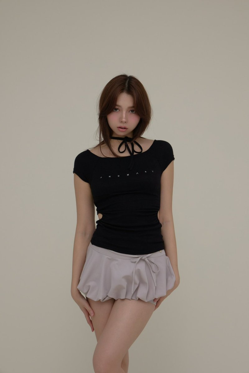 Mary logo ribbon tops color beige/black ¥8800-tax in トップスと