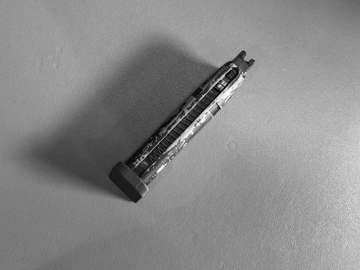 inf_designservi's tweet image. product: 041_gl█ck v█c - m█g█z█n█ base plate original type

material: 3D print [███-CF]

color: [black], [sand desert], [blue dark gray]

#airsoft #accessories #3dprint