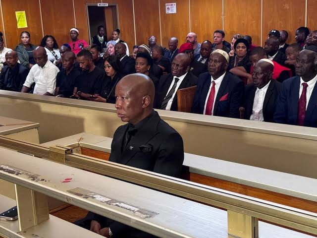 Msunu ka Johann Rupert tweet media