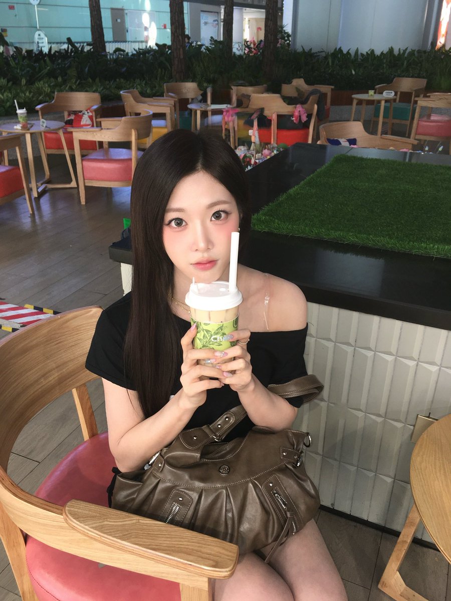 A_honey tweet media