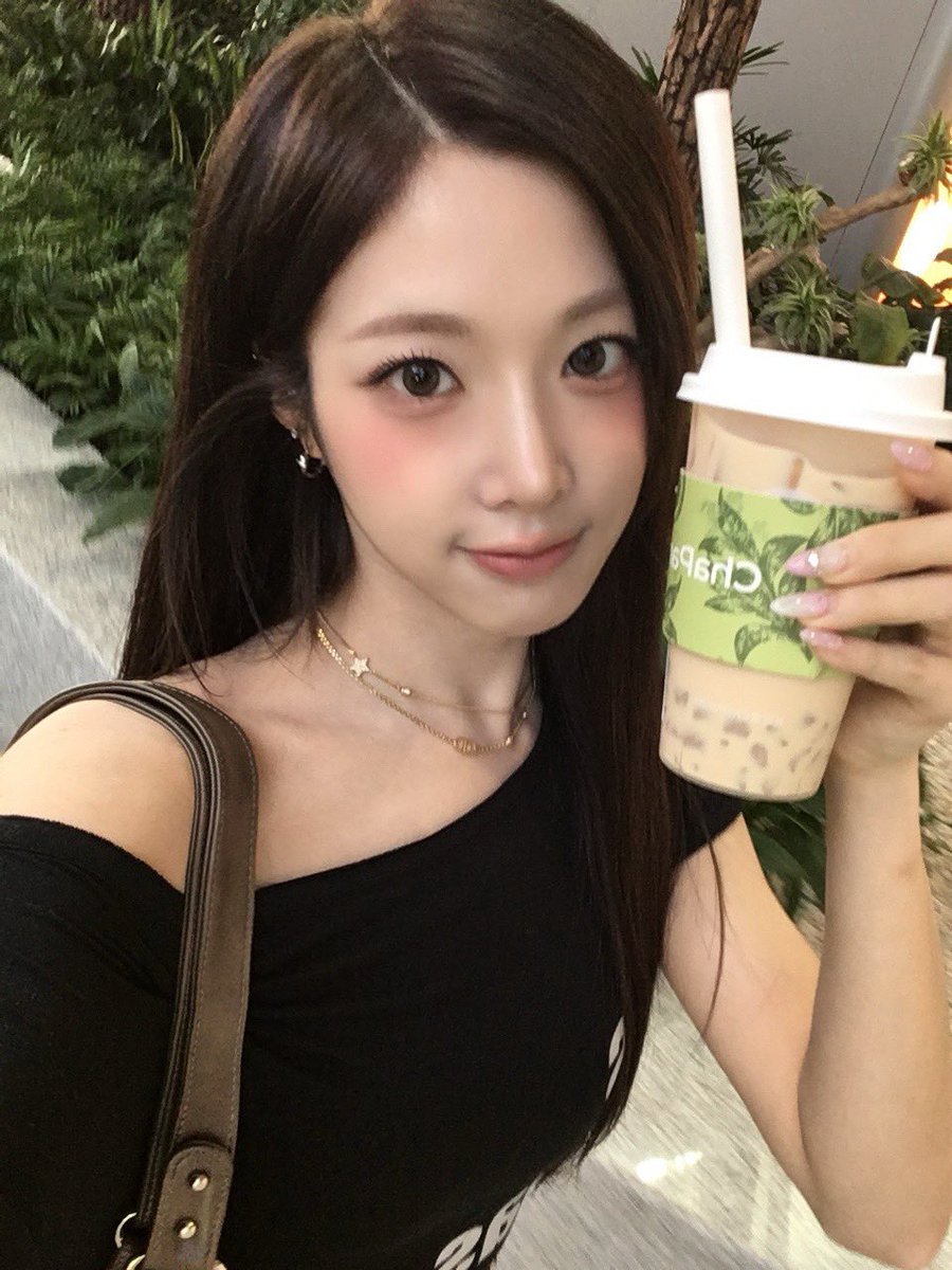 A_honey tweet media