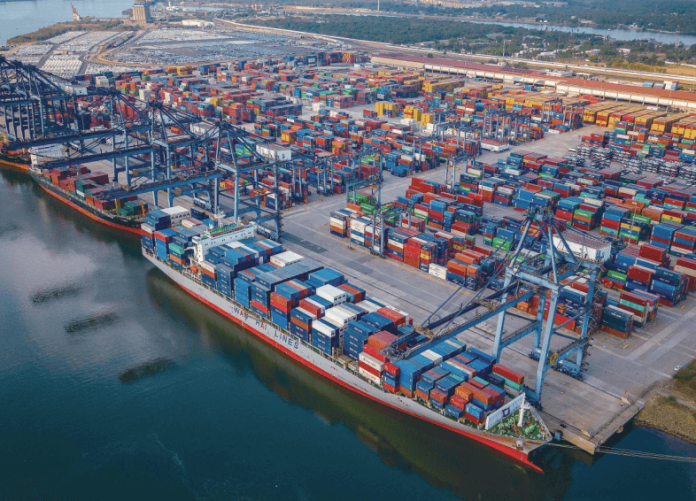 MasContainer tweet media