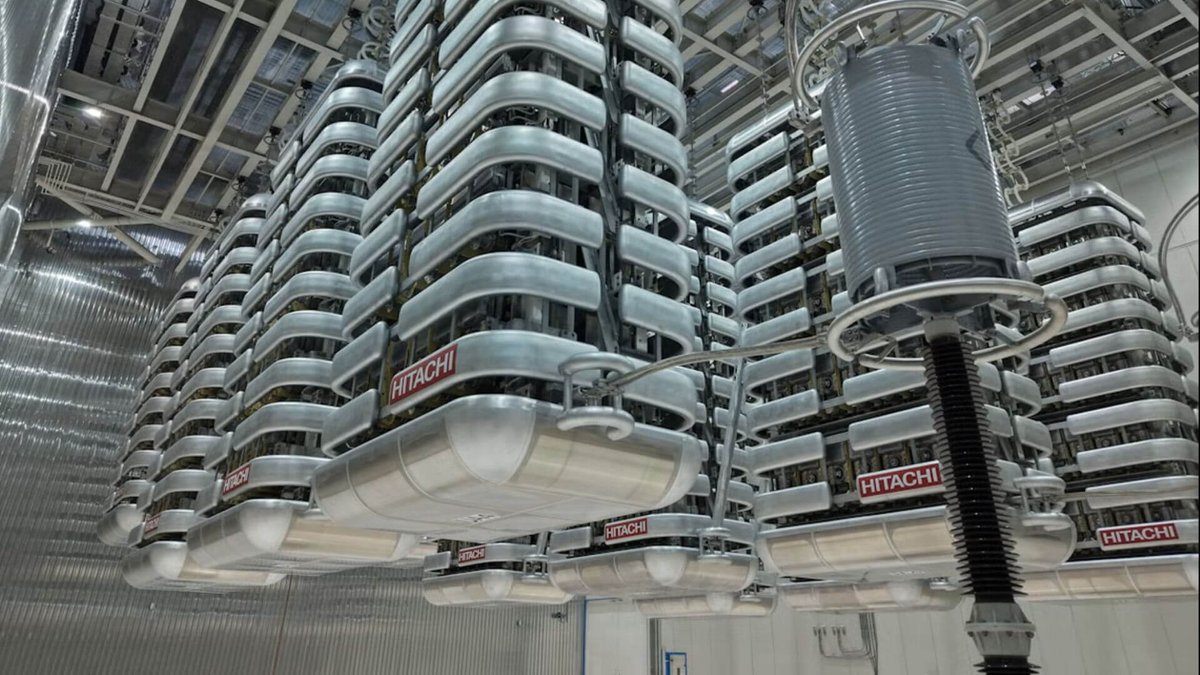 EnergyInstitute's tweet image. 🌏#NewEnergyWorld 

🌃@hitachienergy + @AdaniGreen have commissioned a new #HVDC link in Mumbai, India, boosting external power supply by 50% and improving #cleanenergy integration for 20+ million people: ow.ly/qV3050YQsmO