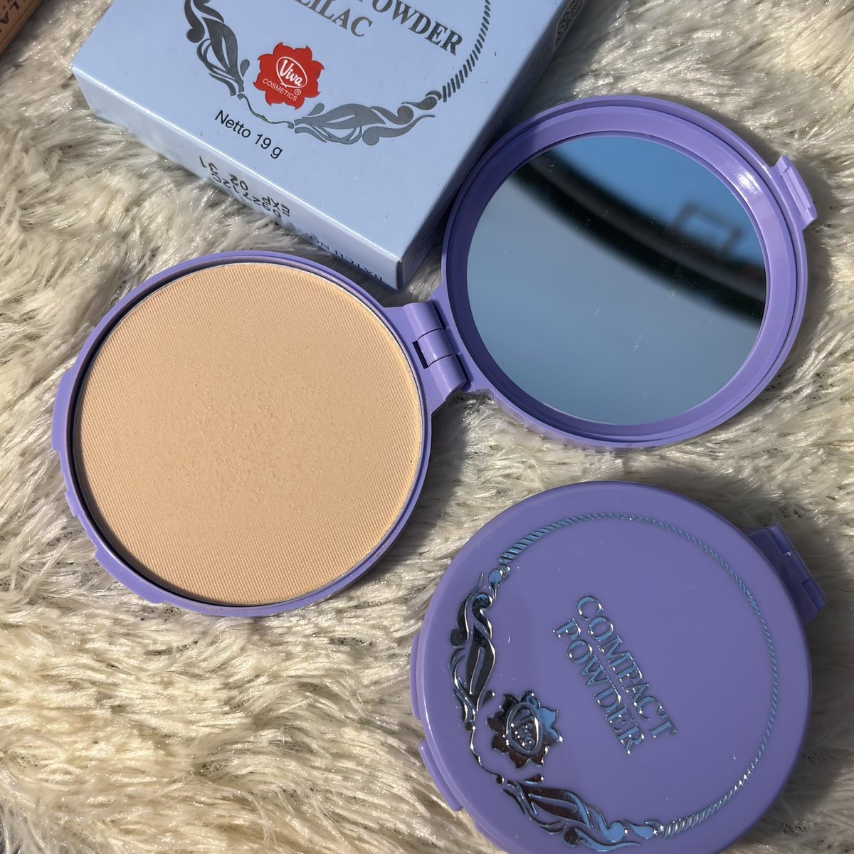 hellamessedup's tweet photo. jujur kalo aku sih kepake bgt dua duanyaaaa! cuss cobain!!😍

#VivaCompactPowder #VivaCompactPowderLilac
#rekomendasibedak #VivaCosmetics https://t.co/l43YeYFIJG