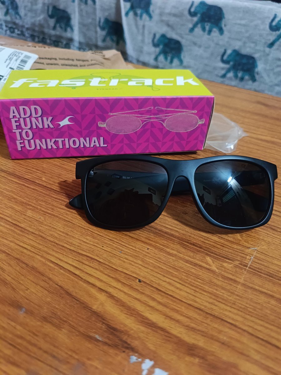 stfranklin001's tweet image. It is our anniversary today 
And 
My wife bought these @Fastrack sunglasses 😎 as a surprise gift .

#Anniversary #Fastrack #Titan