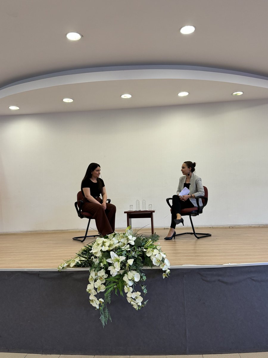 paubekilli's tweet image. Bekilli MYO’da Nurlat Okkalı ile söyleşi ve workshop gerçekleştirildi.

“İyi Bir Fikir İçin Düşünmek Yeterli midir?” söyleşisi, Dr. Öğr. Üyesi Hicran Utkun Dinçer Aydın moderatörlüğünde yapıldı.

#BekilliMYO #Söyleşi #Workshop