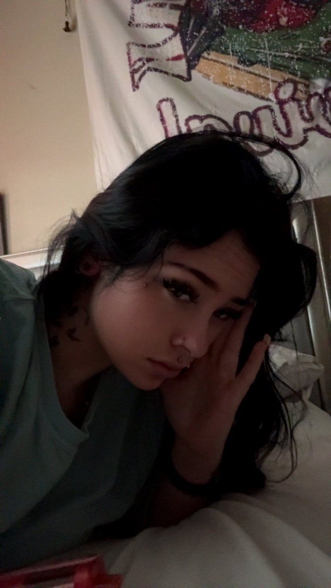 𝔄𝔫𝔤𝔢𝔩 tweet media