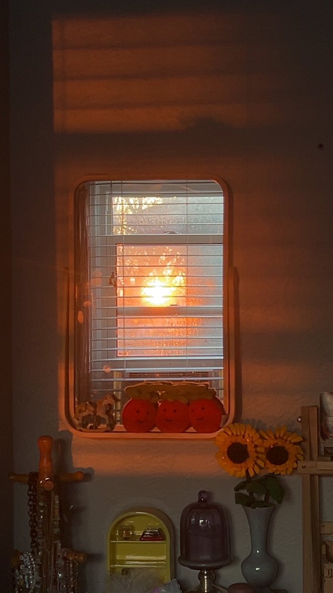 shanesfreckles's tweet image. #april #colours
