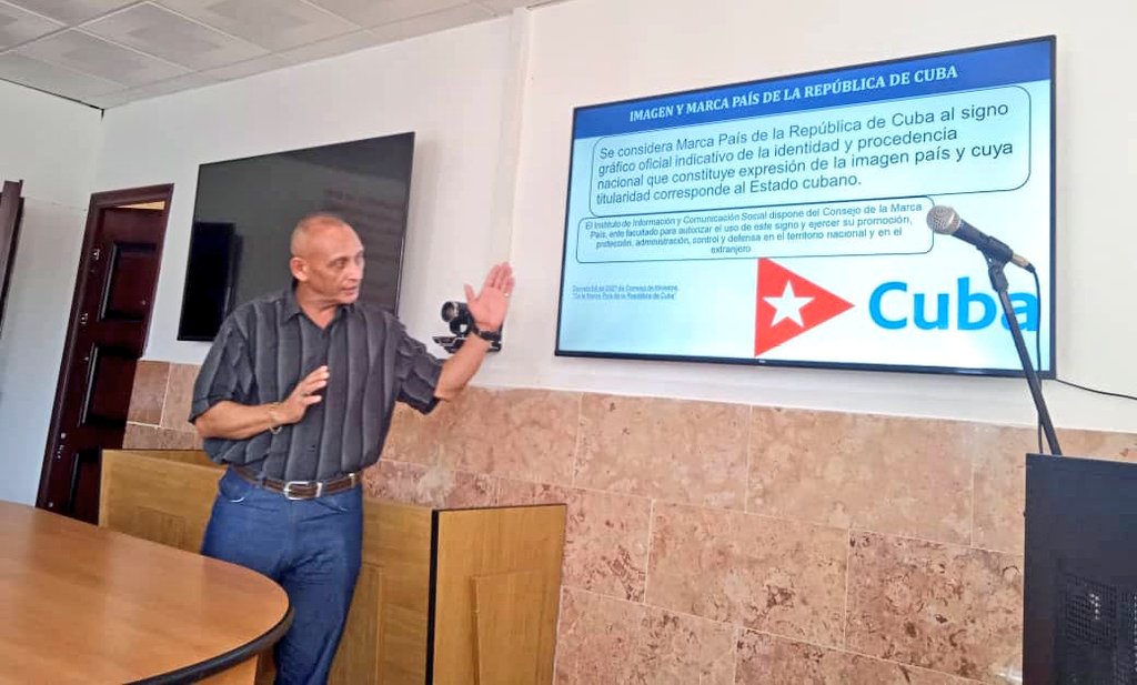 DarienMart88401's tweet photo. Entidad aprobada para el uso institucional de la Marca País. 
👉Empresa Labiofam, Sancti Spíritus, así como para su uso en Eventos. 
Le recordamos que puede encontrar información sobre la realización del trámite correspondiente a esta solicitud aquí:
🔗https://t.co/p7uhhq06hK https://t.co/DFwhSr3V6y