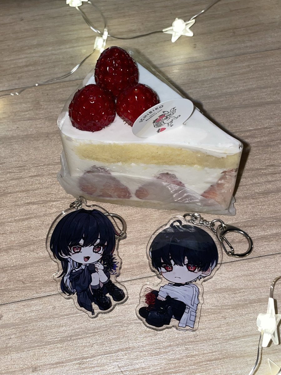 minarii2525's tweet photo. 小さいけど、彼岸さんの誕生日でこの感じにしました！ https://t.co/jy77UlxqWP