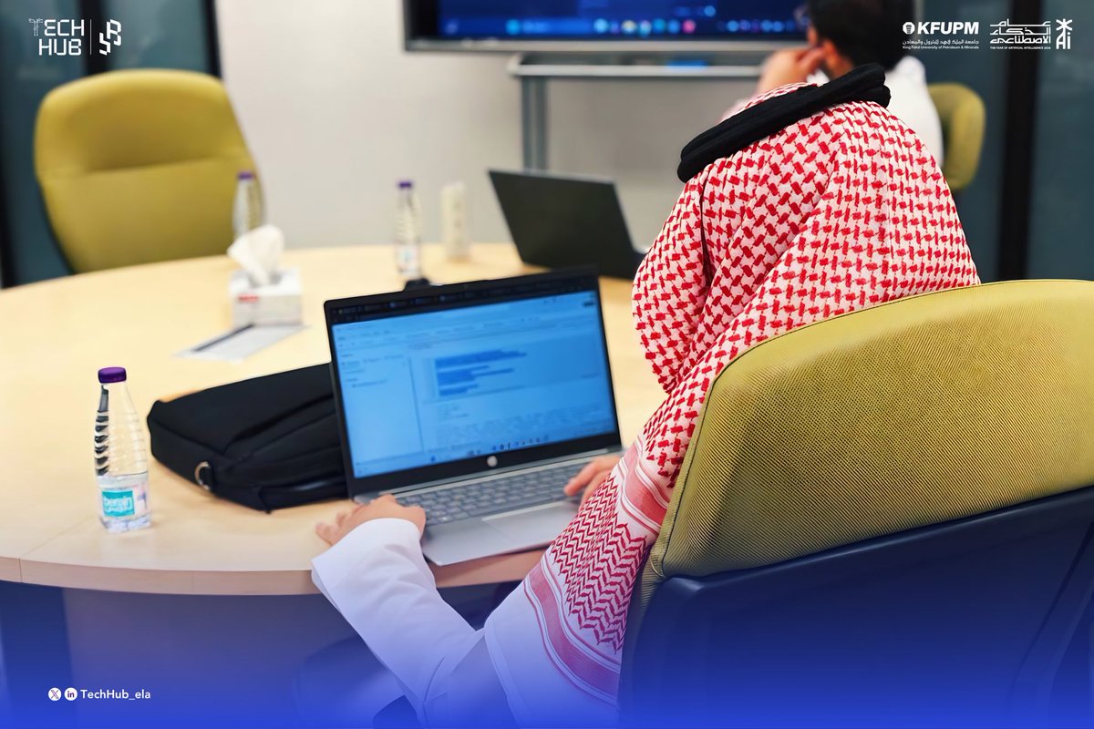 TechHub tweet media