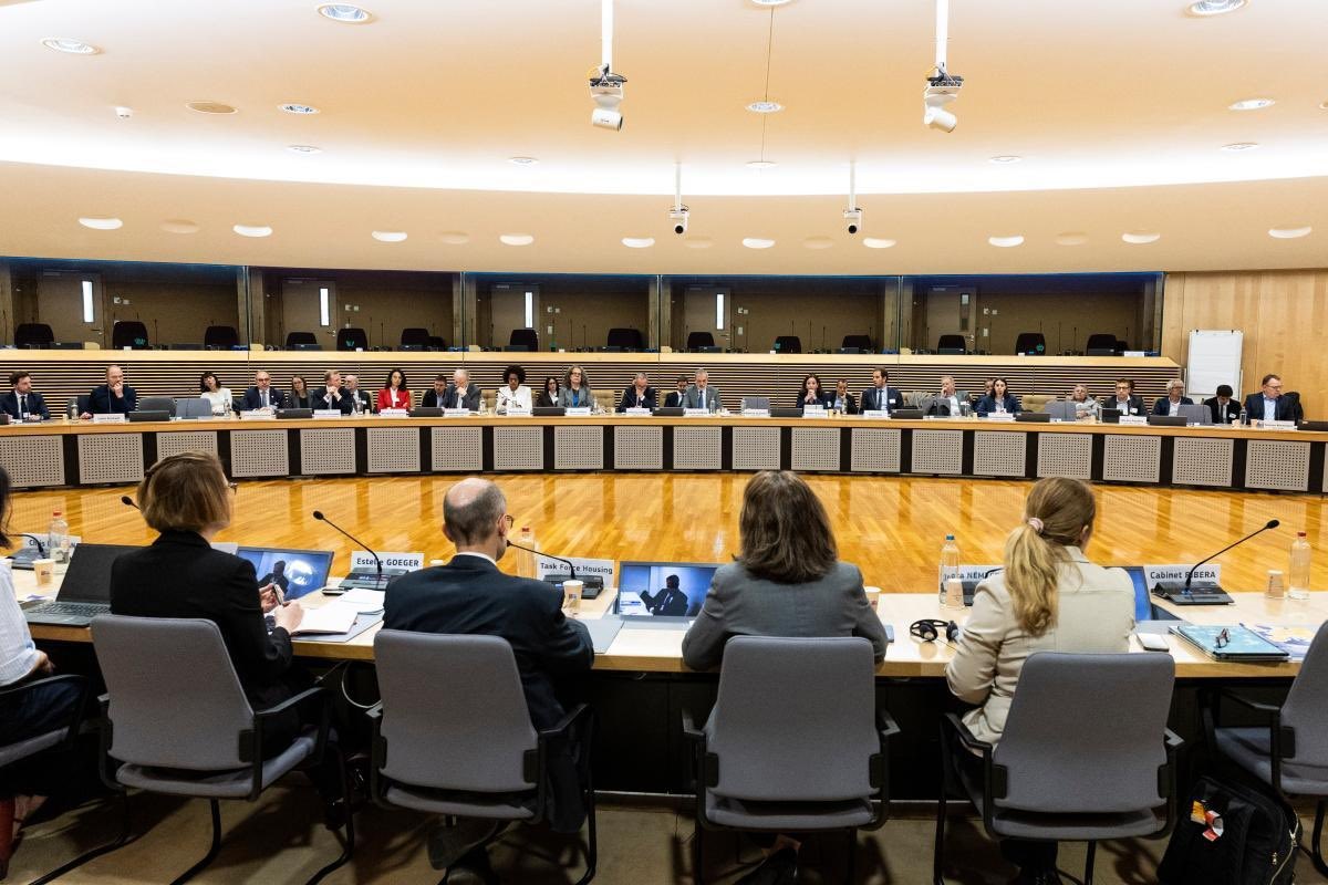 egregoire's tweet image. Je suis aujourd'hui à la Commission Européenne pour échanger avec des maires européens sur un enjeu qu'on partage : le droit au logement.

Lutter contre la spéculation, garantir l’accès pour toutes et tous, mettre fin au sans-abrisme, les défis sont nombreux et les réponses à