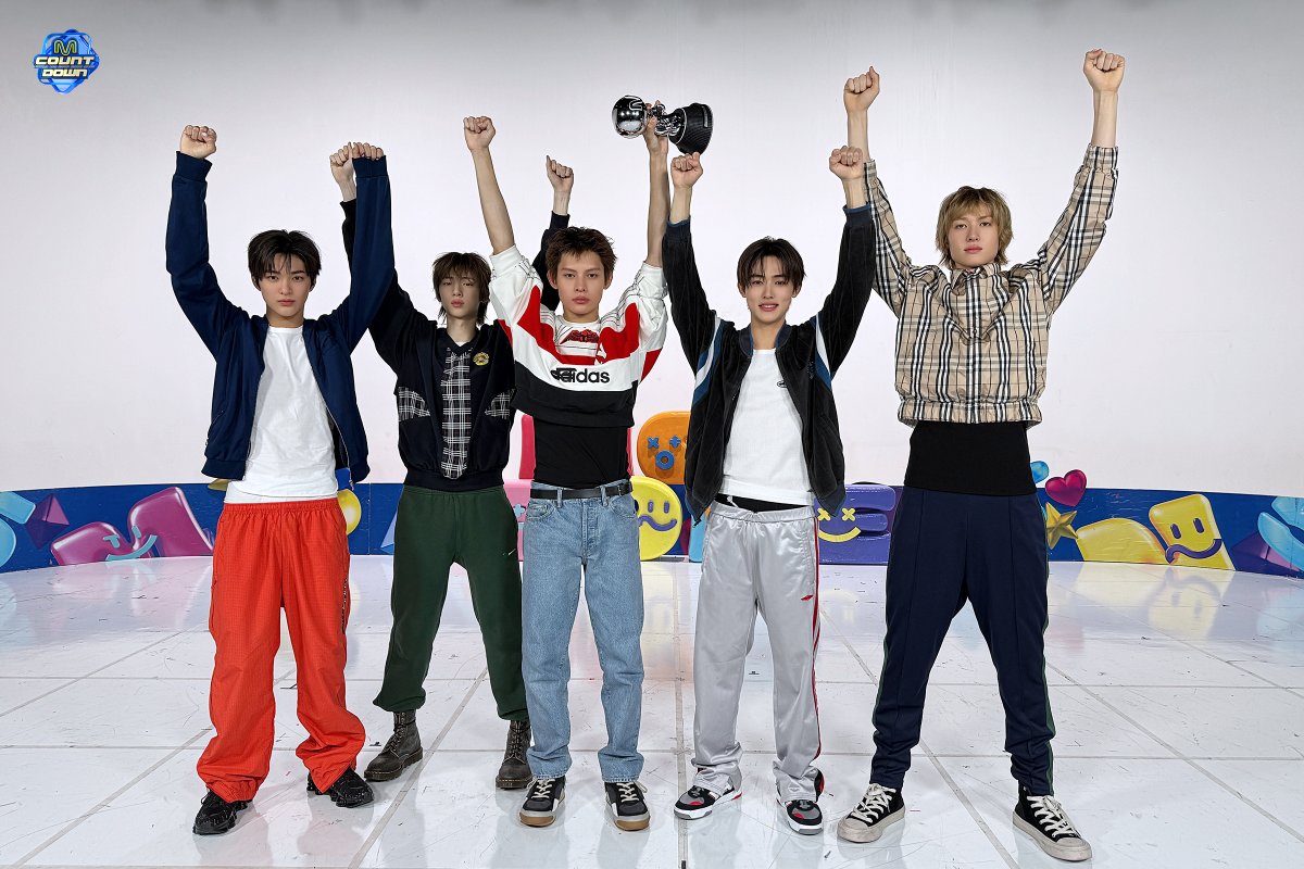 M COUNTDOWN tweet media