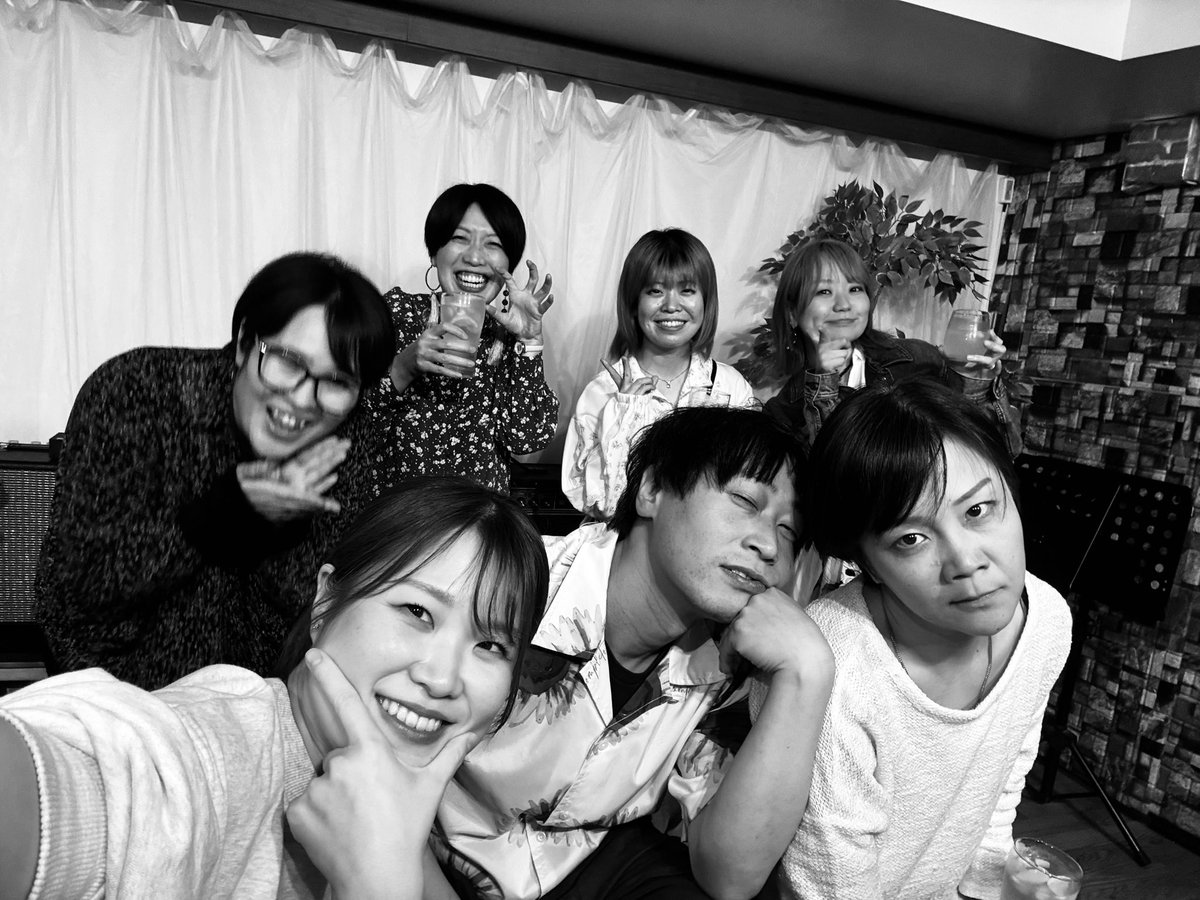 4/29@練馬FAMILYライブ御来場本当にありがとうございました！

MARY.ちゃんと再会できて、新しくアーティストさんとの出会いもあり、
FAMILY店長の川道さんの最良ステージを創る為の熱量にホンマに毎回背筋が伸びる思いです!
次回練馬FAMILYライブは6/13昼公演！
まだまだ歌い続けようと思います！
