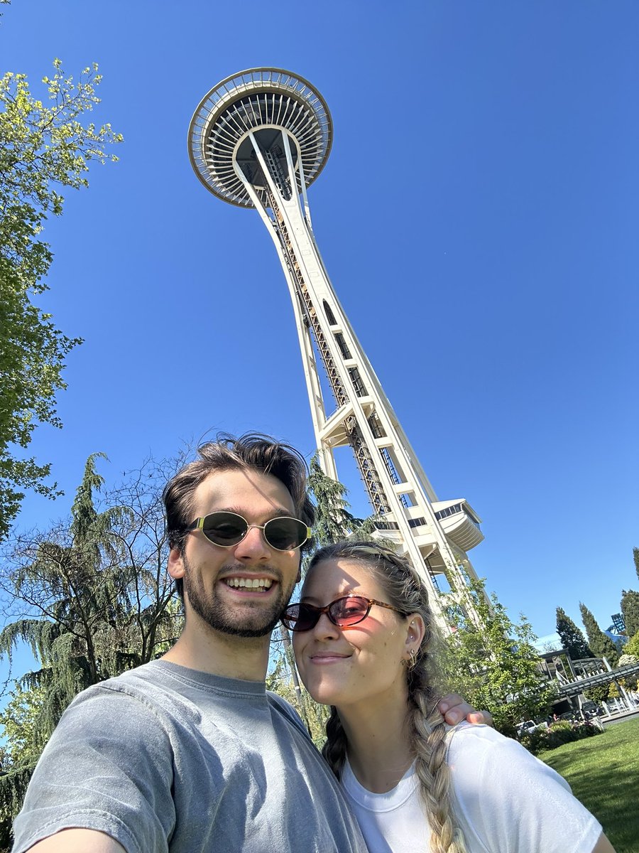 willstudt's tweet photo. Having so much fun at this year’s #AOASM conference! I was able to present our team’s research on synovial fluid biomarkers.  And Elexa and I got some fresh air during our lunch break to see the space needle! https://t.co/Z50UrwjtdL