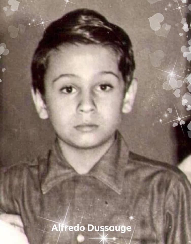 “No dejes morir al niño que todos llevamos dentro, nunca te dejes de sorprender,nunca  dejes de soñar en algo en lo que crees ,nunca dejes de reír con el corazón,nunca dejes de emocionarte por algo o alguien, vienes a este mundo para ser Feliz.” #TeQuiero #Dios #FelizDíaDelNiño