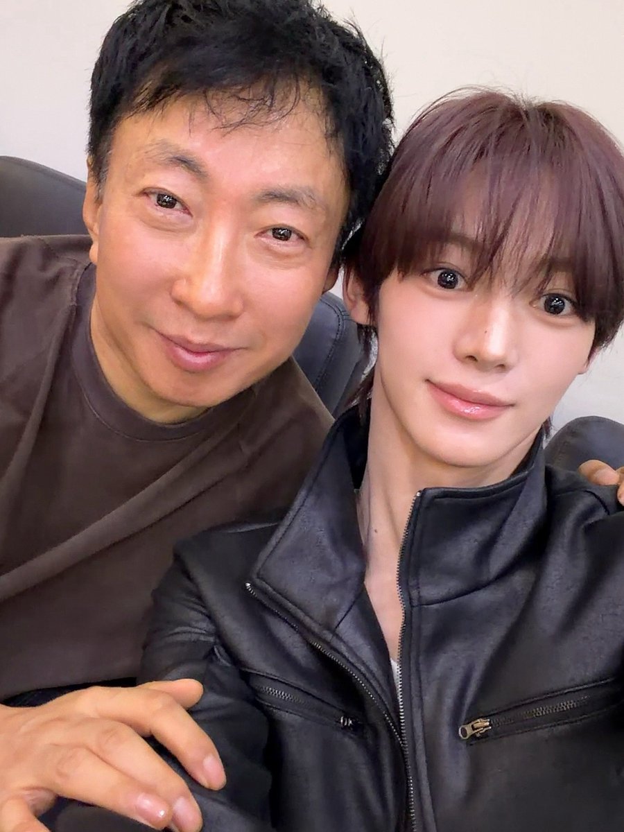 I took a selfie with dad (myungsoo sunbaenim)!!!