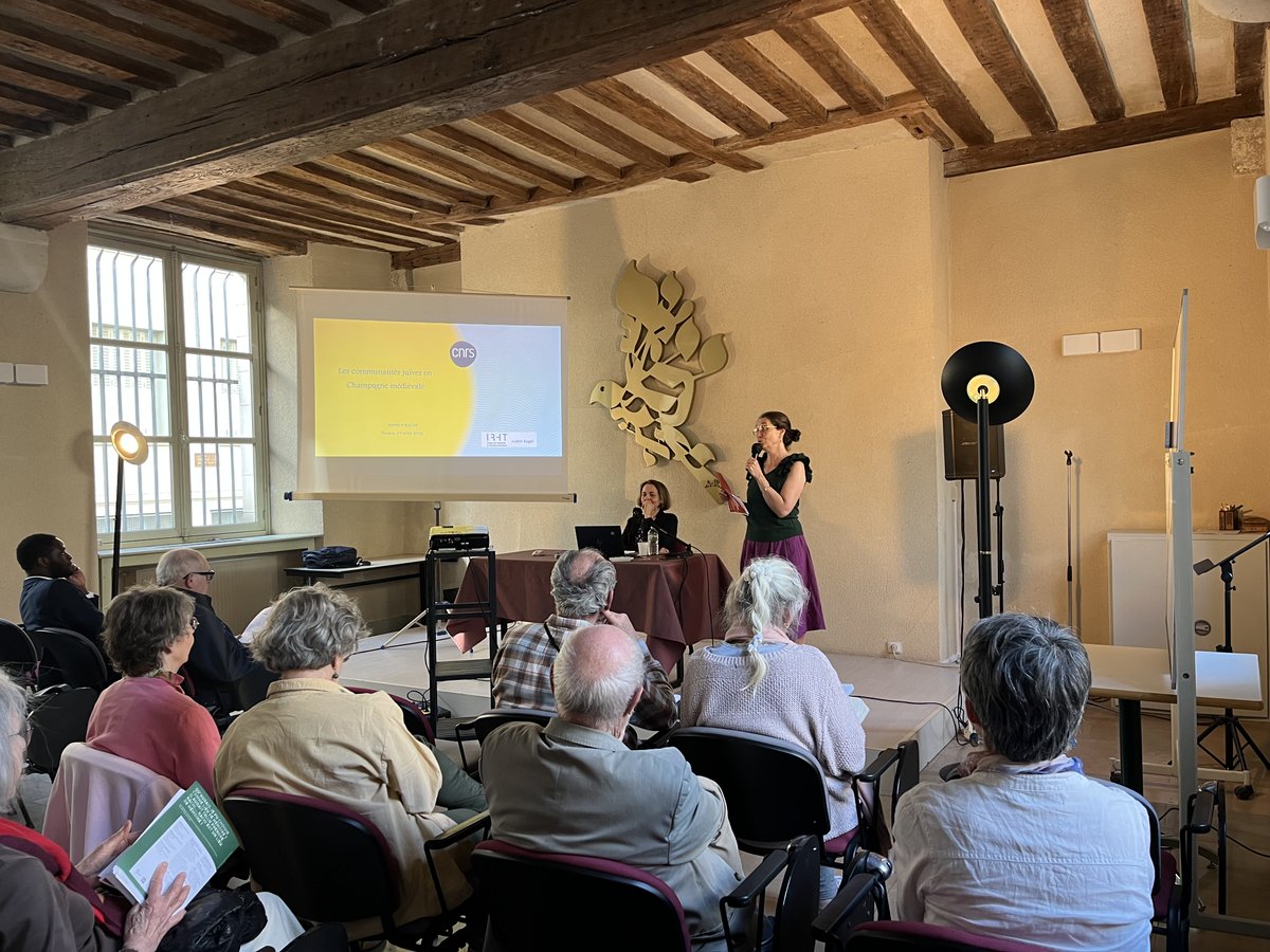 InstitutRachi's tweet photo. Oouverture des deux jours de célébrations de la labellisation « Rachi de Troyes, lieu de mémoire européen » : l’institut a ouvert ses portes lors d’une conférence intitulée « L’implantation des communautés juives en Champagne médiévale », animée par Judith Kogel. https://t.co/SAlNwI4baP