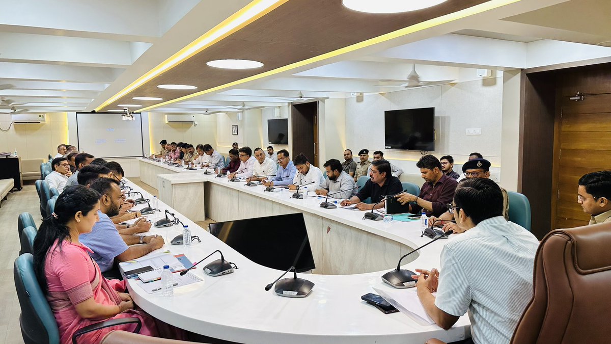 Collector & DM Banaskantha tweet media