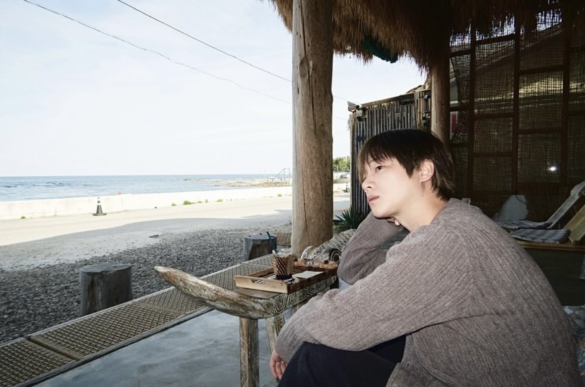 달 tweet media