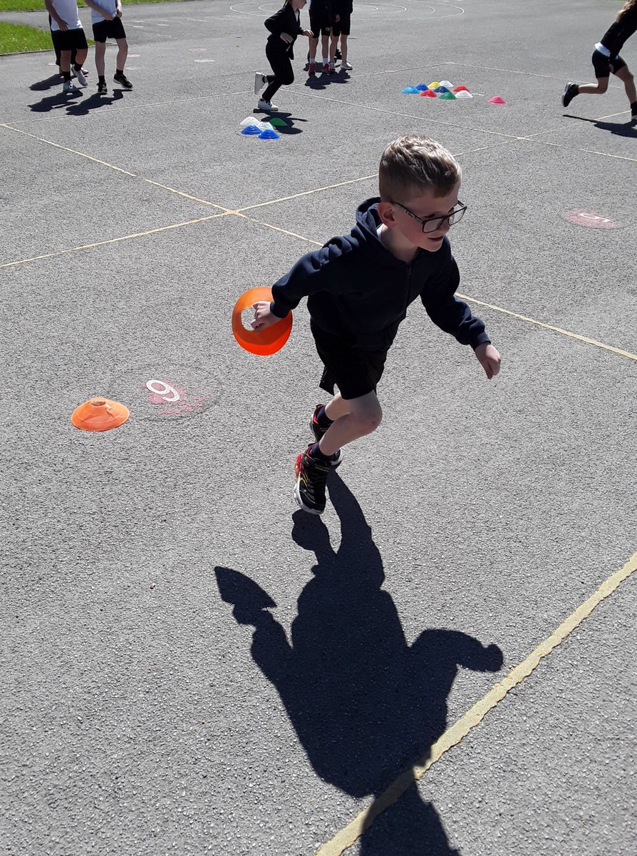 carletonparksch's tweet image. In PE Year 1 have been working on their teamwork, collaboration, speed and agility, competing against other groups to collect the most cones. #PE #sport