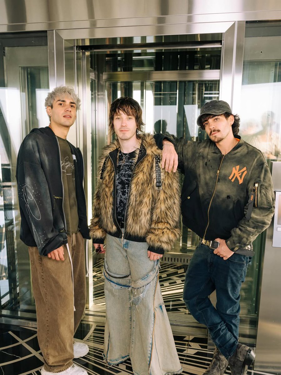 codertubbies's tweet photo. @CD9 vía instagram 📸
Fotografías tomadas por sandograph en el Empire State Building, Nueva York 🗽 https://t.co/sO44FYAgyM