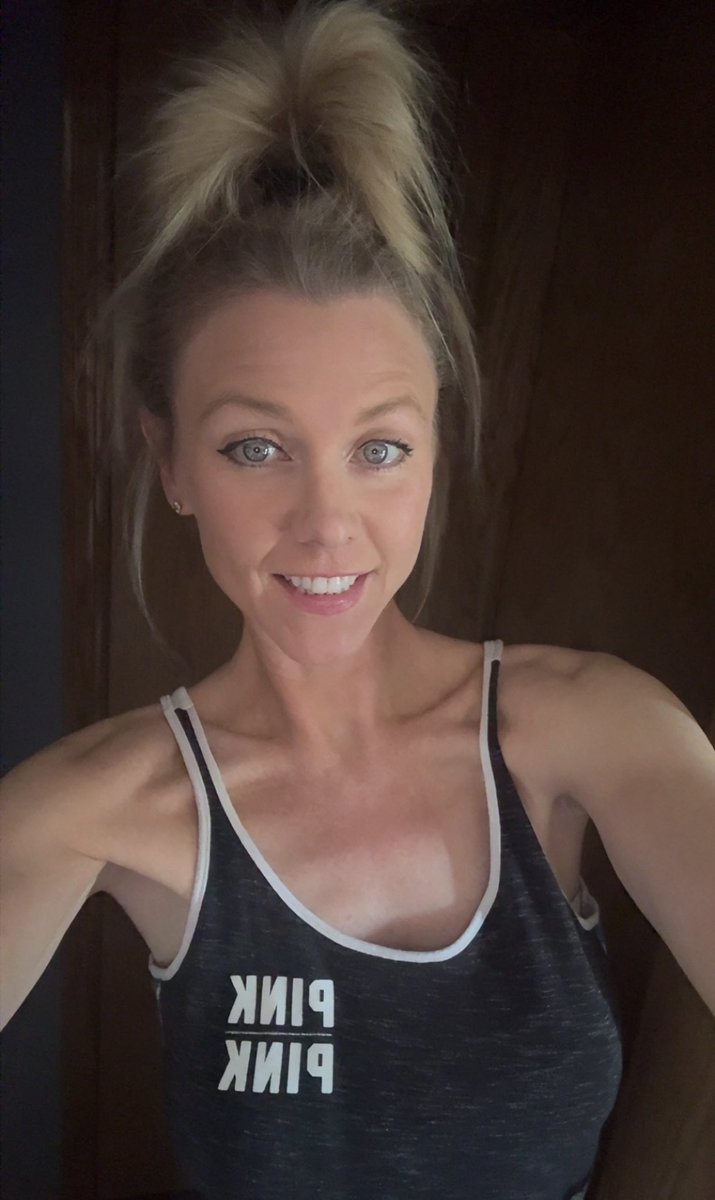 SobrietyITND's tweet photo. Having a healthy mindset is a skill. Just like anything else, it can be developed. It can also atrophy without proper maintenance.📚🧘♀️🧠
✨Please follow me from my PERSONAL account instead of this one at @tarawasinger !✨
#mindset #skillset #powerofconsistency #happyandhealthy https://t.co/TvmLnSn6dK