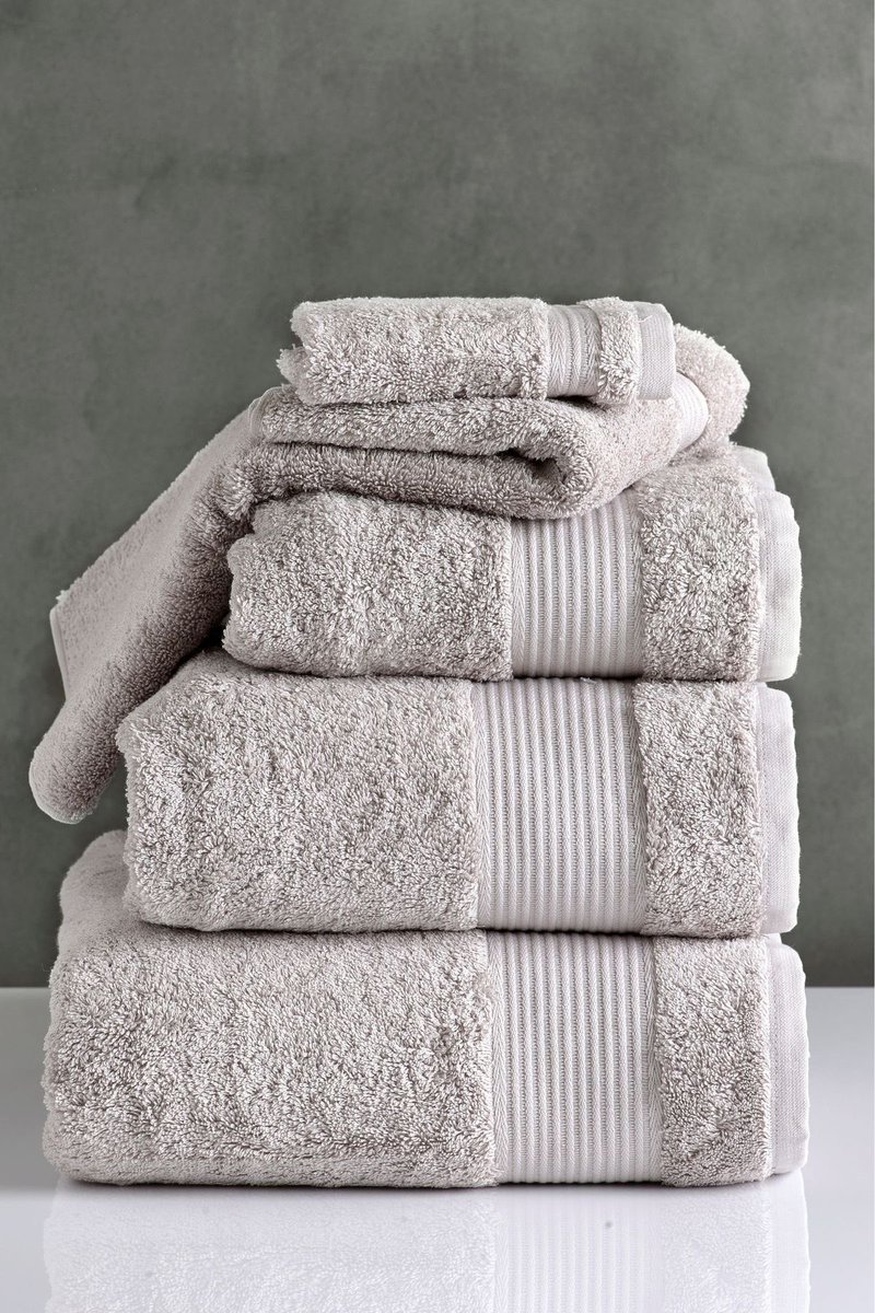 Aderonke986821's tweet image. Soft, fluffy, and made to elevate your everyday comfort ✨
Wrap yourself in luxury with our premium towels skin-friendly, and available in vibrant colors to match your style.

Because you deserve that fresh, cozy feeling 💙

#HomeEssentials #LuxuryLiving #Towels #InteriorGoals